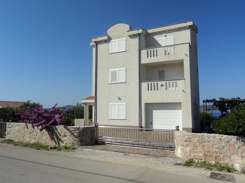 Apartments Delfini Sveti Filip i Jakov Εξωτερικό φωτογραφία